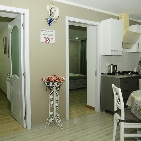 Erik'S Guest House ボルジョミ エクステリア 写真