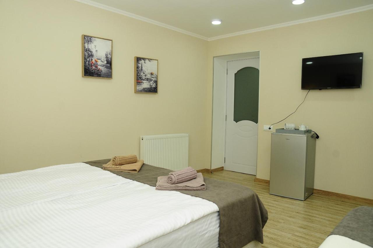 Erik'S Guest House ボルジョミ エクステリア 写真