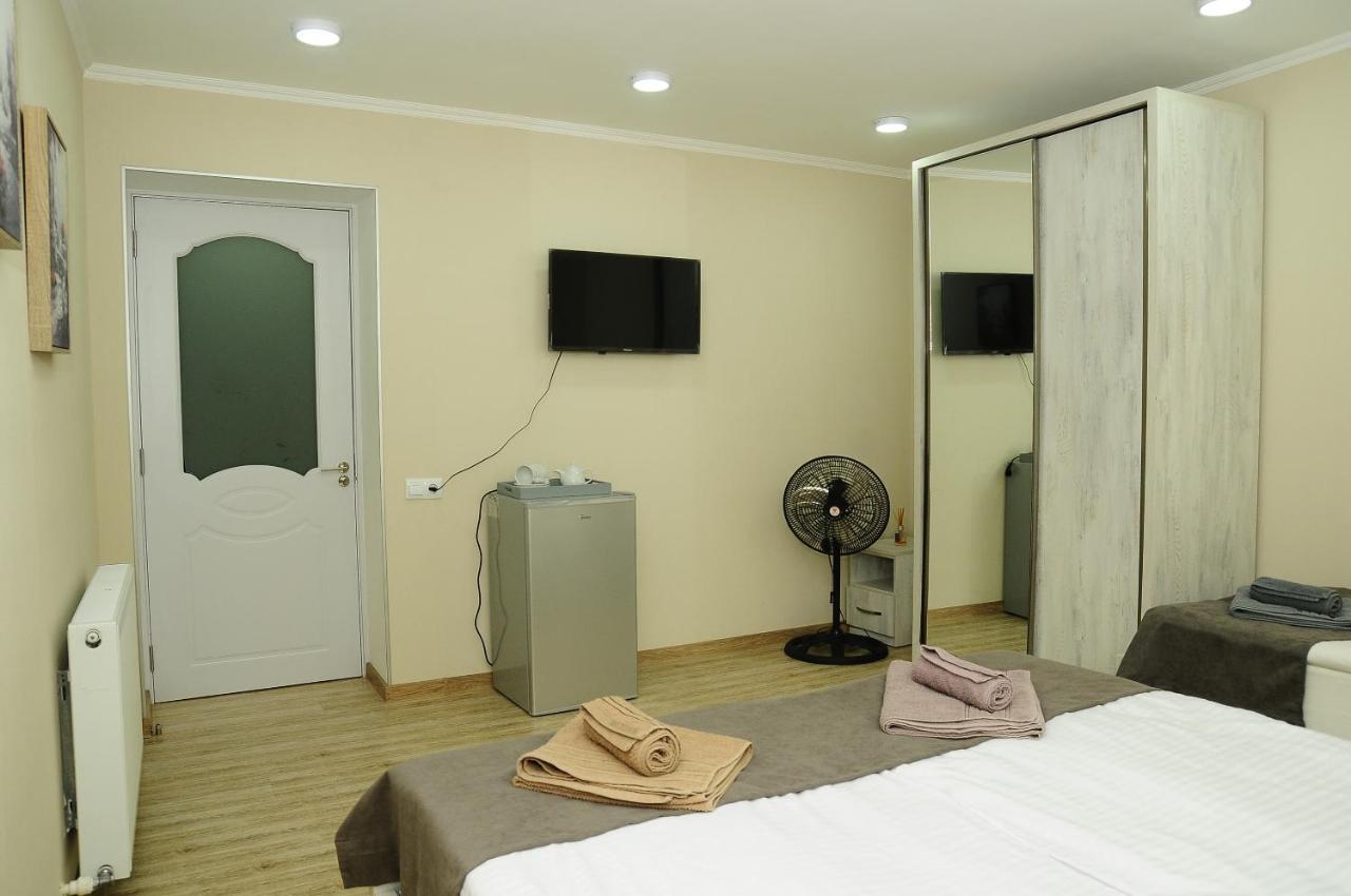 Erik'S Guest House ボルジョミ エクステリア 写真
