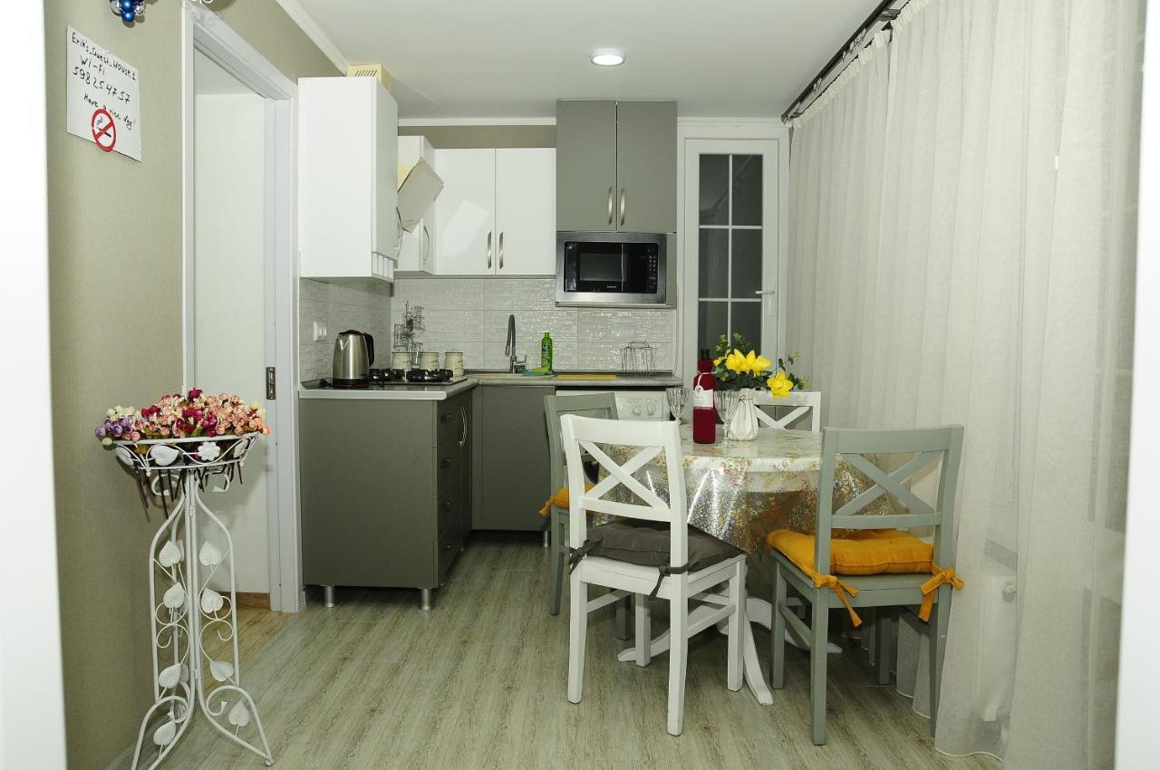 Erik'S Guest House ボルジョミ エクステリア 写真